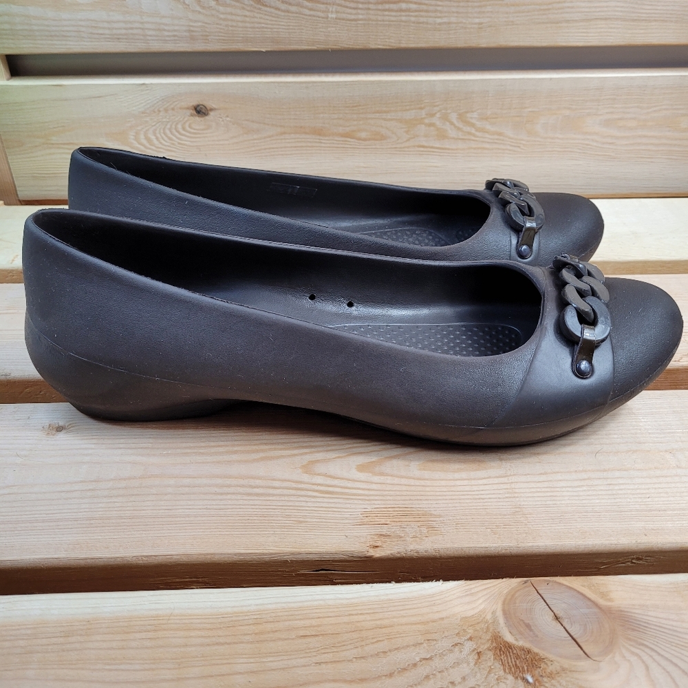 Crocs Giana Brown chain link ballet flats size 10